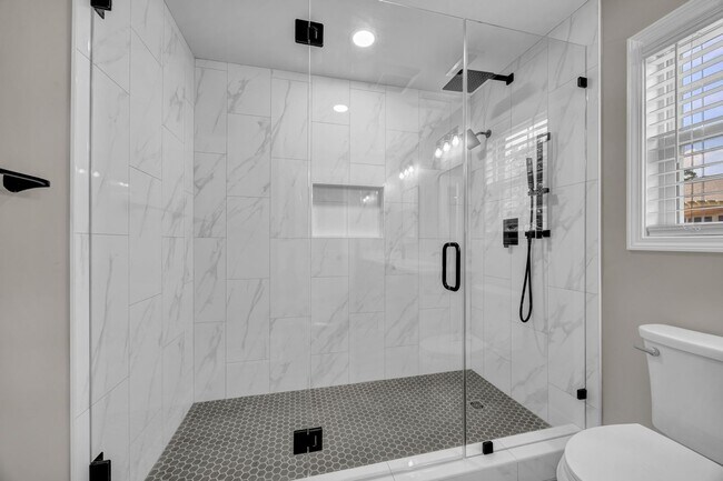 Building Photo - 101 Sixth St N