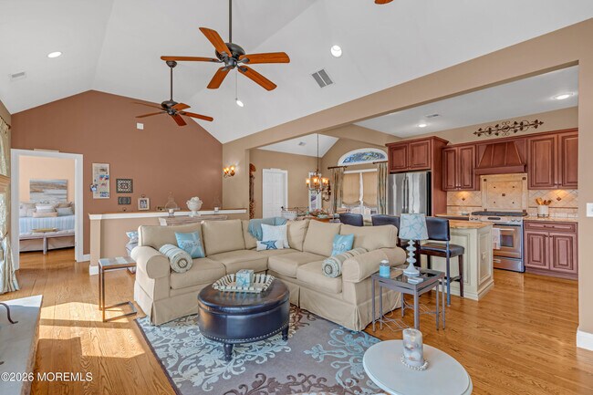 Building Photo - 11 Luppatatong Ave