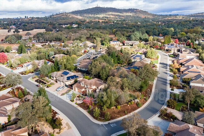 Building Photo - 3766 Mira Loma Dr