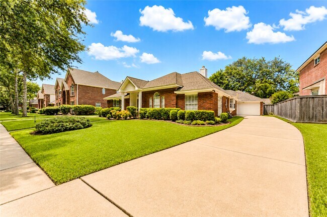 Building Photo - 3223 Richland Dr