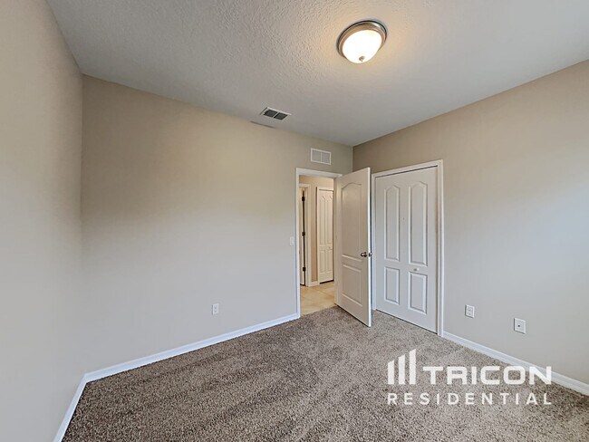 Building Photo - 113 Prairie Falcon Dr