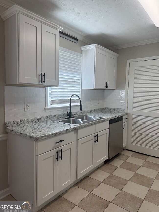 Building Photo - 452 Lexington Dr