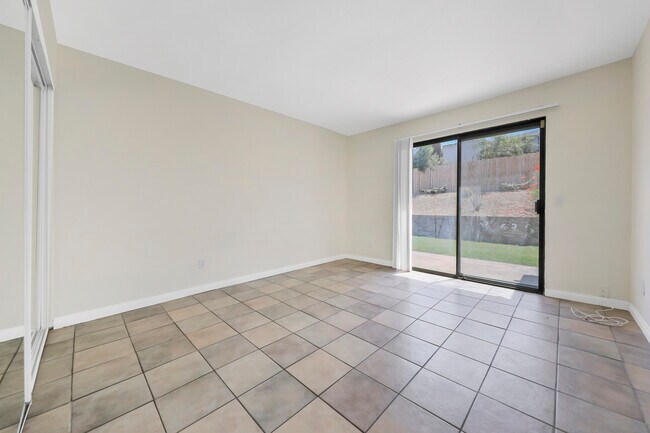 Building Photo - 72309 Blueridge Ct