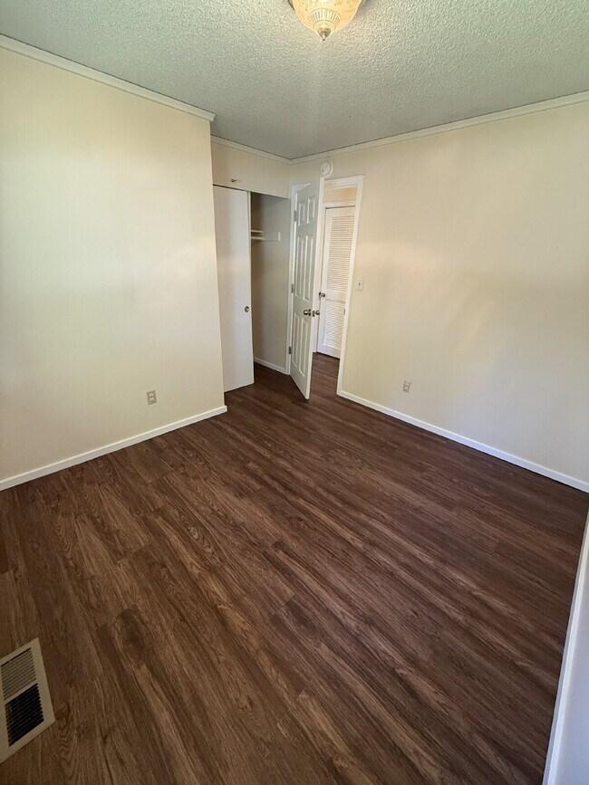 Building Photo - Rambler in Maple Valley Available Now!