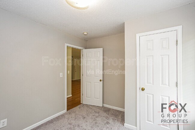 Building Photo - 184 Brook Creek Dr