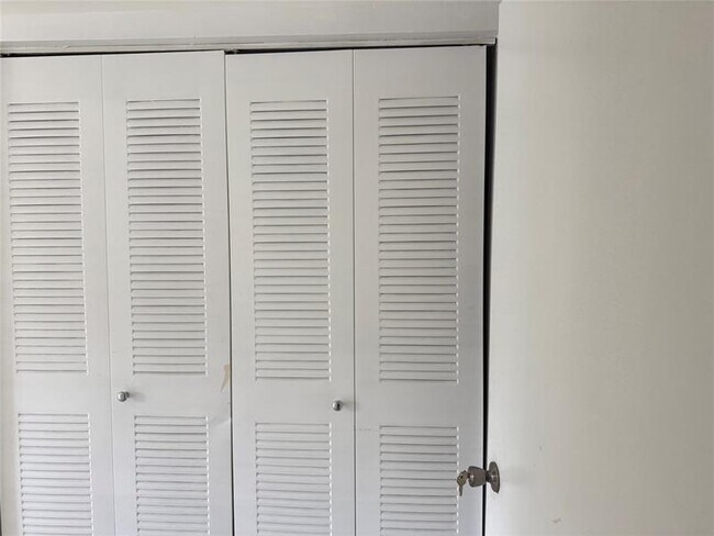 Building Photo - 7630 Westwood Dr