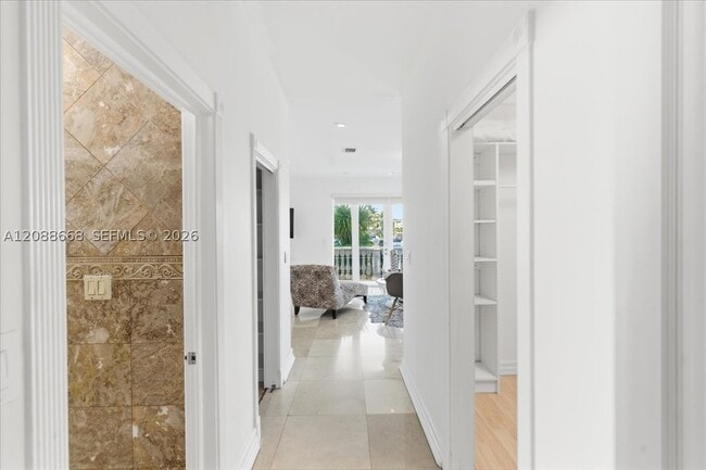 Building Photo - 1249 Biscaya Dr