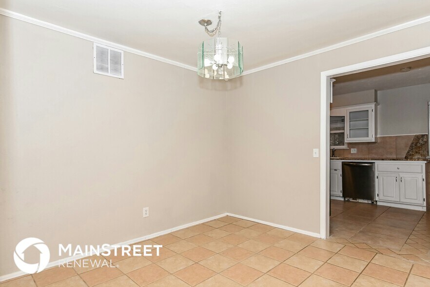 Building Photo - 4605 NW 57th St