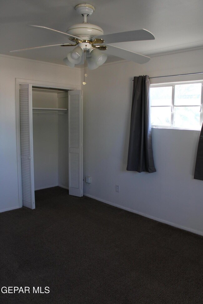 Building Photo - 1405 Clausen Dr