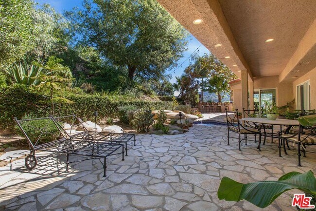 Building Photo - 24409 Voltara Ct