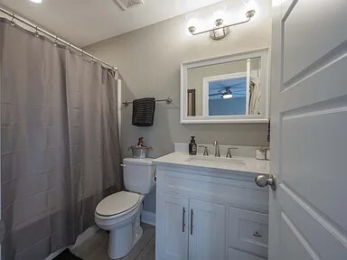 Building Photo - 555 Gresham Ln