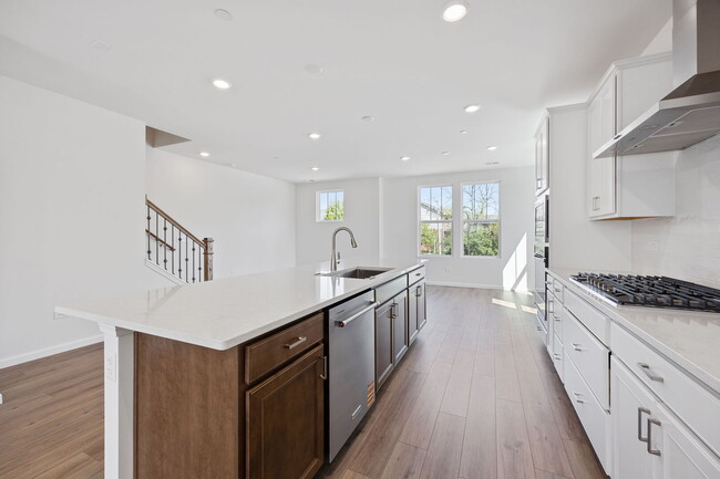 Building Photo - 6213 Sandbelt Dr