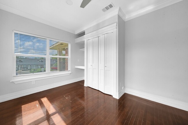 Building Photo - 12430 Pecan Ct