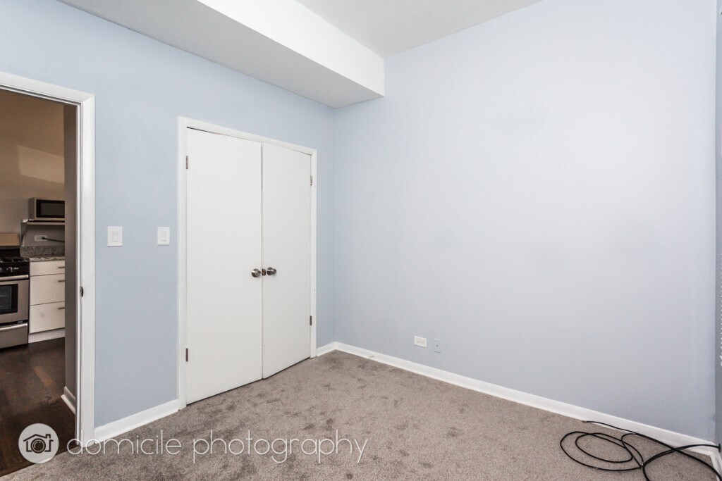 Building Photo - 1057 W Cornelia Ave