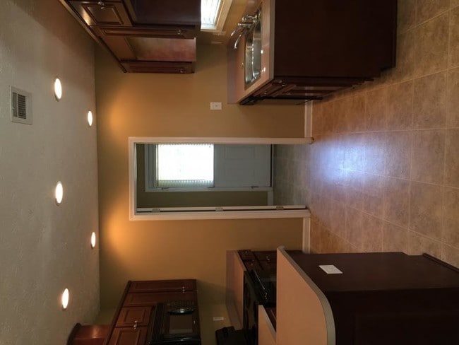 Building Photo - 7002 Hunter Hill Ct