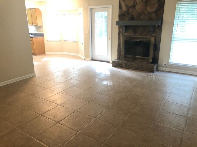 Building Photo - Single story ranch with 2 car attached gar...