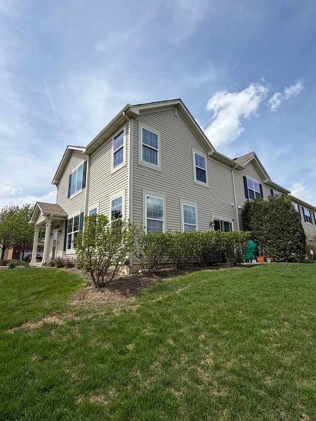 Building Photo - 10097 Cummings St