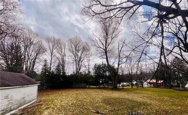 Building Photo - 114 E Main St