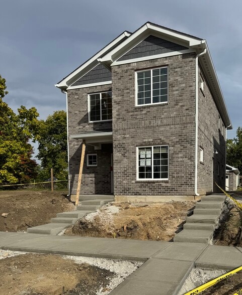 Primary Photo - 227 N Hamilton Ave