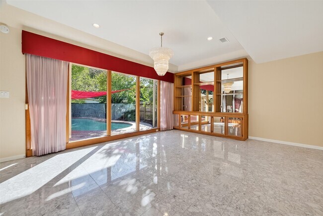 Building Photo - 1698 Creekside Dr