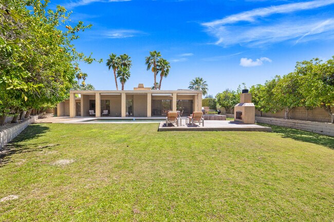 Building Photo - 70520 Gardenia Ct