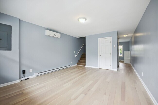 Building Photo - 259 Pine St