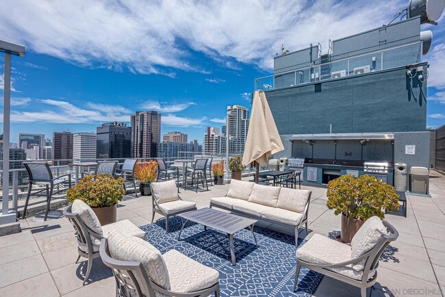 Roof Deck - 1080 Park Blvd