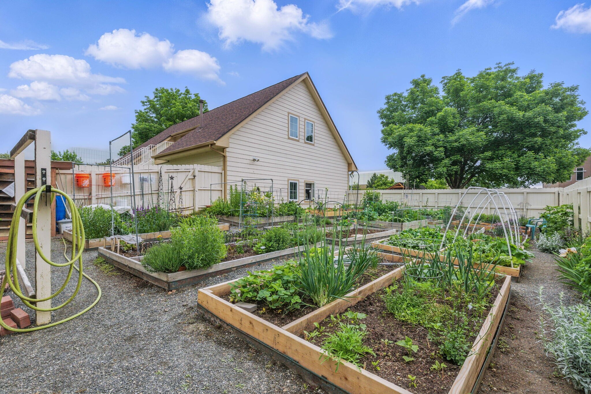Building Photo - 6076 Gunbarrel Ave