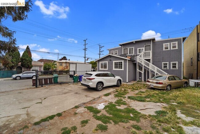 Building Photo - 400 Bissell Ave