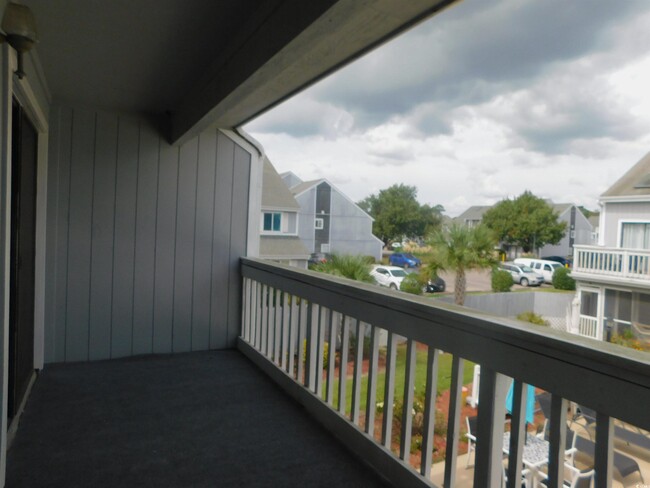 Building Photo - 3700 Golf Colony Ln