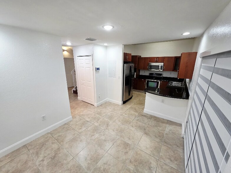 Building Photo - 7422 NW 182nd St