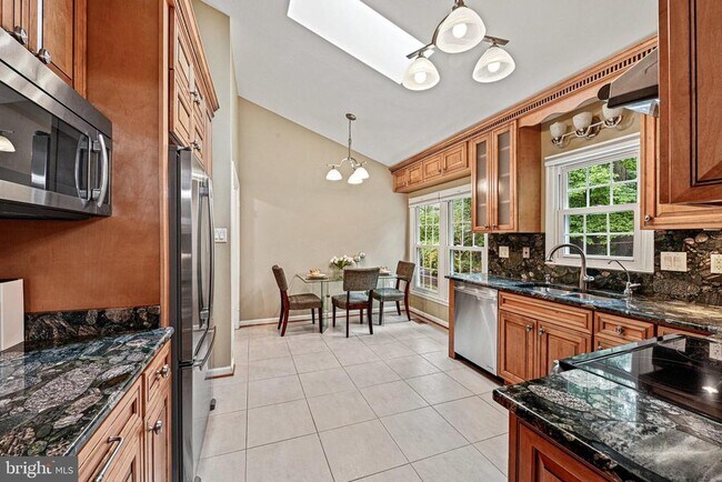 Building Photo - 9760 Hatmark Ct
