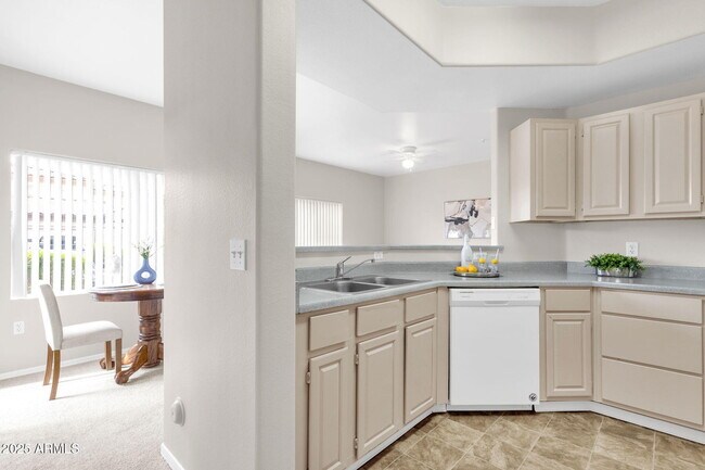 Building Photo - 13700 N Fountain Hills Blvd