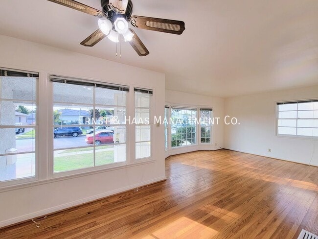 Building Photo - 4718 Briercrest Ave