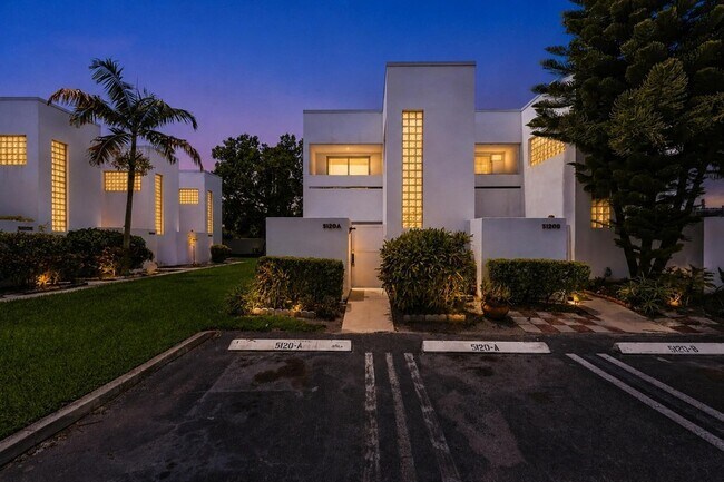 Building Photo - 5120 Elmhurst Rd