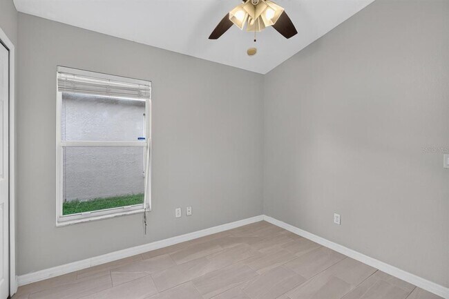 Building Photo - 7961 Carriage Pointe Dr