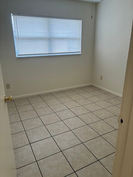 Building Photo - 2643 Kingswood Dr NE