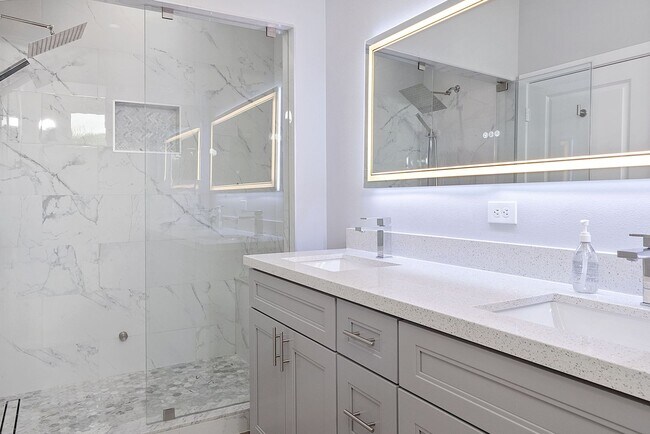 Building Photo - Frederick Isles Townhomes - Delray Beach
