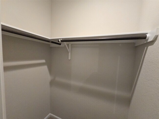 Building Photo - 511 Yellow Bullhead Ct