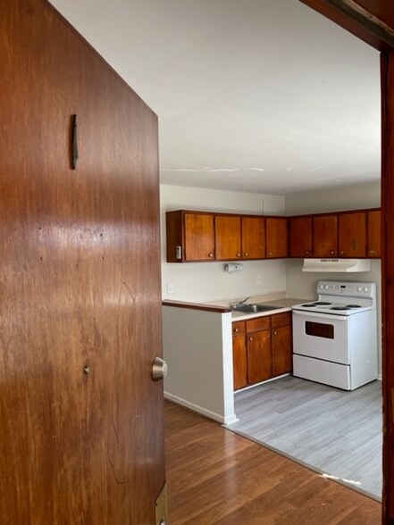 Primary Photo - 161 D View Ave