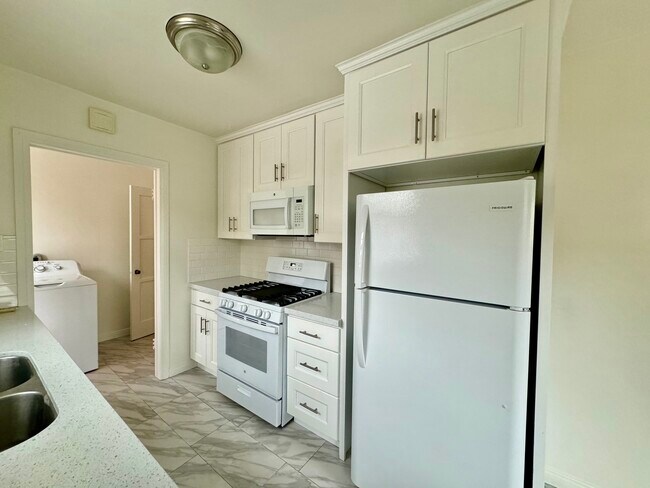 Kitchen - 1923 Talmadge St