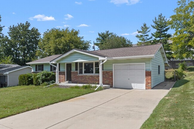 Building Photo - 1517 Lincoln Dr