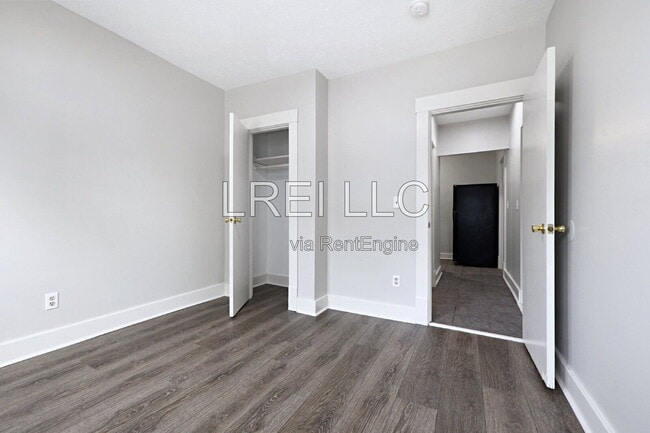 Building Photo - 1273 S Clay St