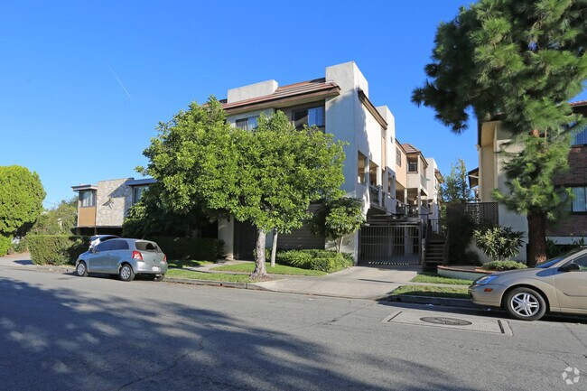 Building Photo - 627 Orange Grove Ave