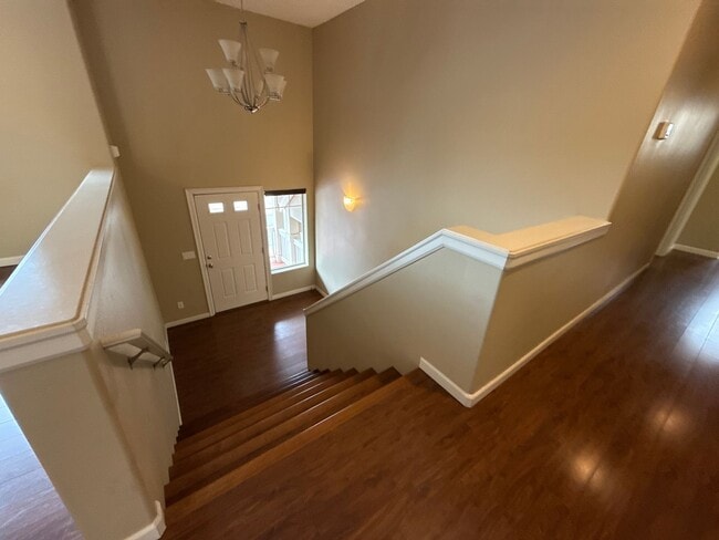 Building Photo - Beautiful 3 Bedroom  2.0 Bathroom Home in ...