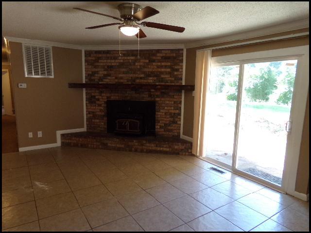 Building Photo - 9900 Pinnacle Valley Rd