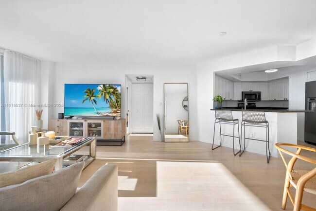 Building Photo - 1800 Sunset Harbour Dr