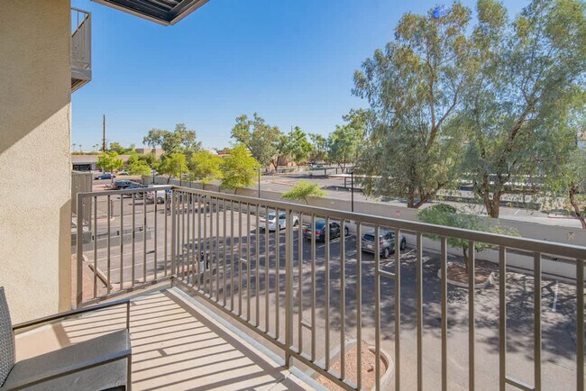 Building Photo - 1275 E University Dr