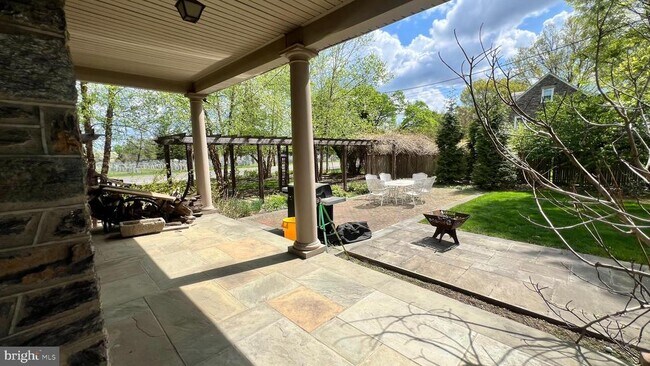 Building Photo - 7630 Cheltenham Ave