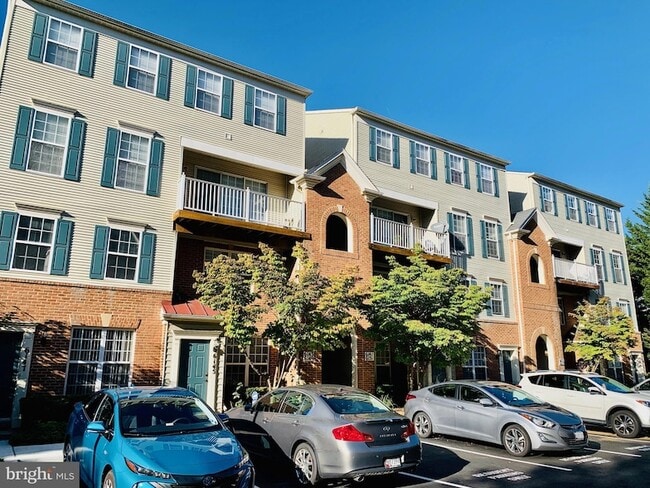 Building Photo - 6149 Stonehenge Pl